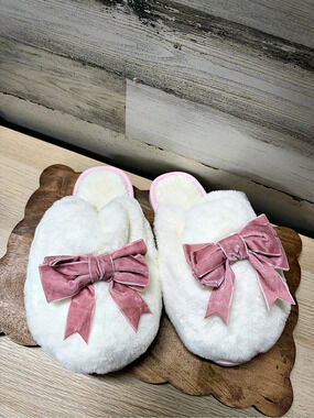 Bow Slippers in White & Pink